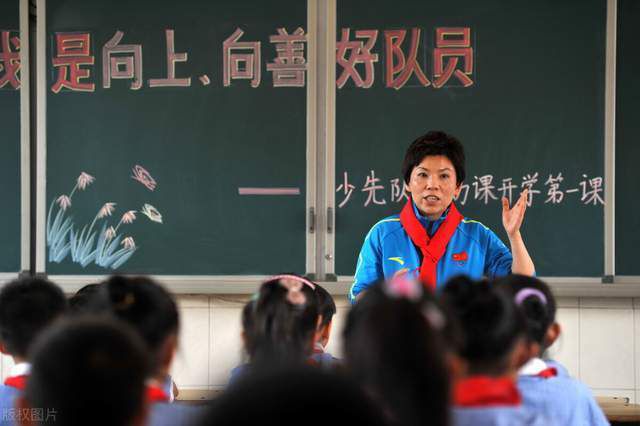 这是甄子丹第二次参与迪士尼旗下的影片，他此前曾在《星球大战外传：侠盗一号》中饰演;盲僧，获得好评